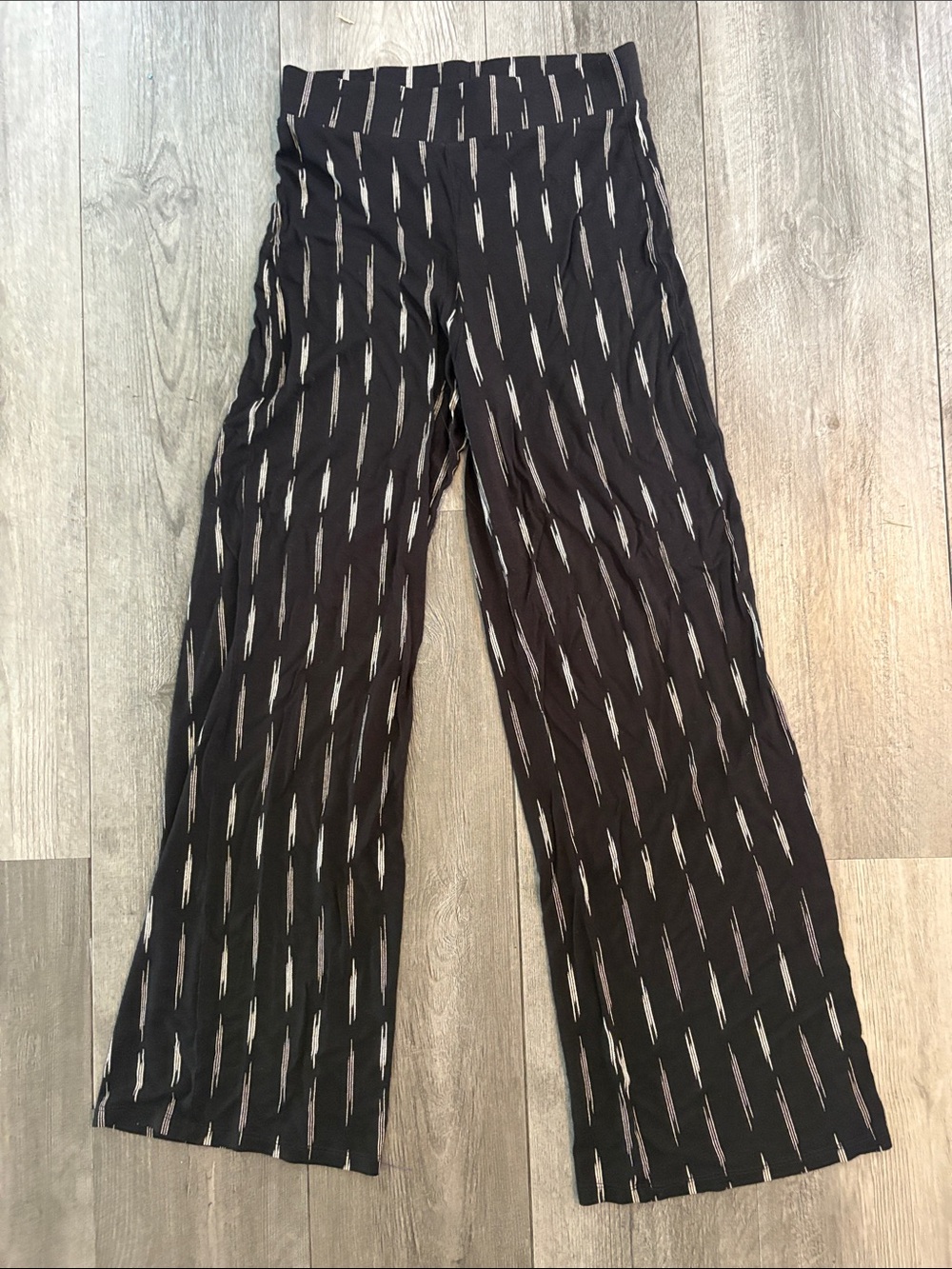 H&M Women’s Black Wide Leg Stretch Pants with White Stripe Detail - EUC, XS